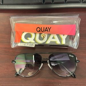 Quay high Key black gradient